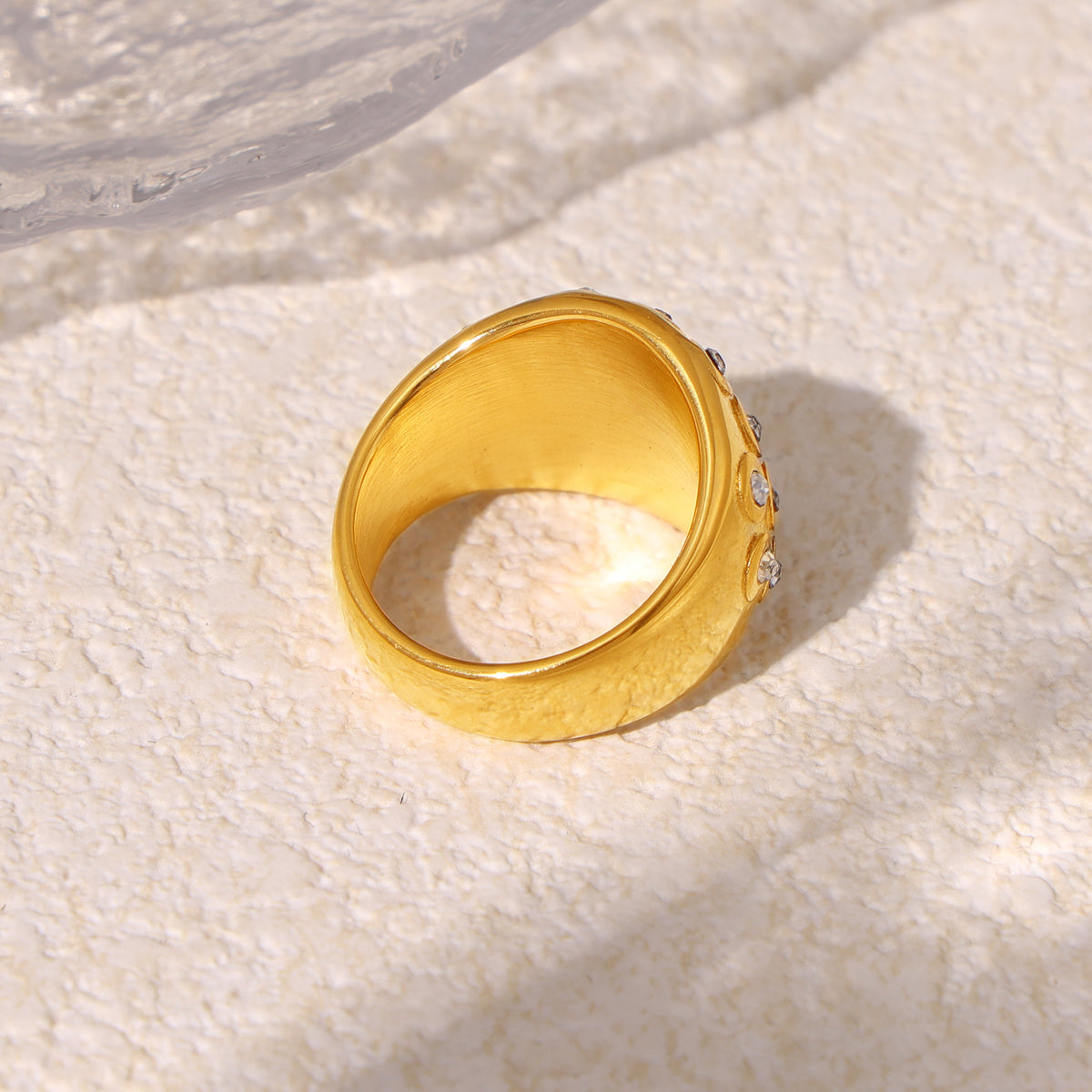 Miduoduo A416 Ring - Lifestyle Wearing View 2