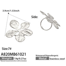 A820 steel-tone hammered flower ring with size and weight specifications