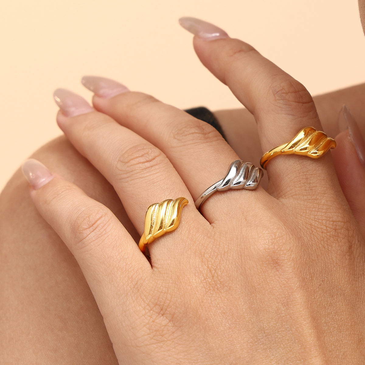Miduoduo Geometric Wave Ring - Lifestyle View 6