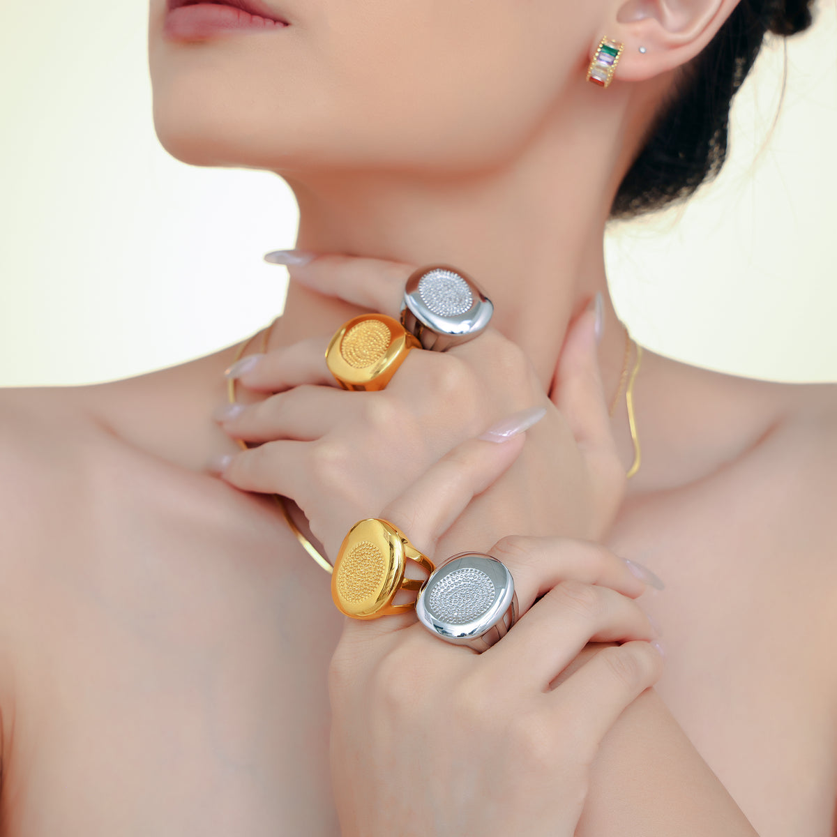 Miduoduo A947 Ring - Lifestyle Wearing View 5
