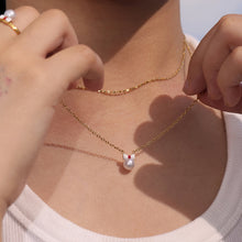 Butterfly knot bracelet in gold