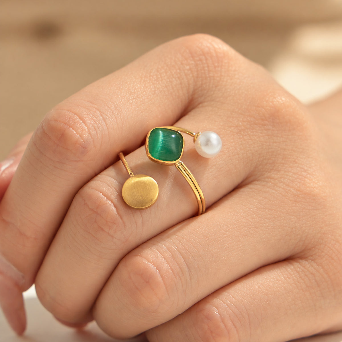 Black cat eye open ring