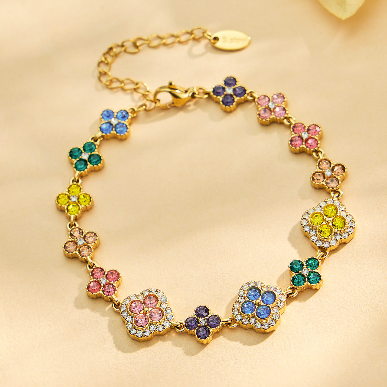 316L Stainless Steel 18K PVD Gold Clover Bracelet made with 316L stainless steel and 18K PVD gold finish for wholesale jewelry buyers - image 10