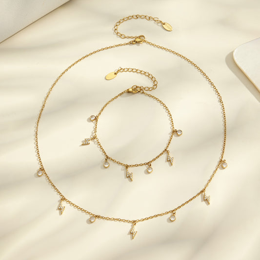 Elegant Gold Bracelet from Clover Lightning Collection