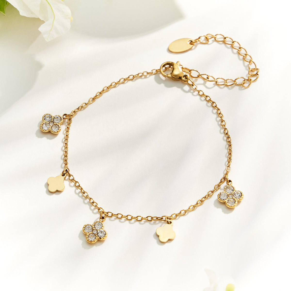 316L Stainless Steel 18K PVD Gold Clover Pendant Necklace made with 316L stainless steel and 18K PVD gold finish for wholesale jewelry buyers - image 10