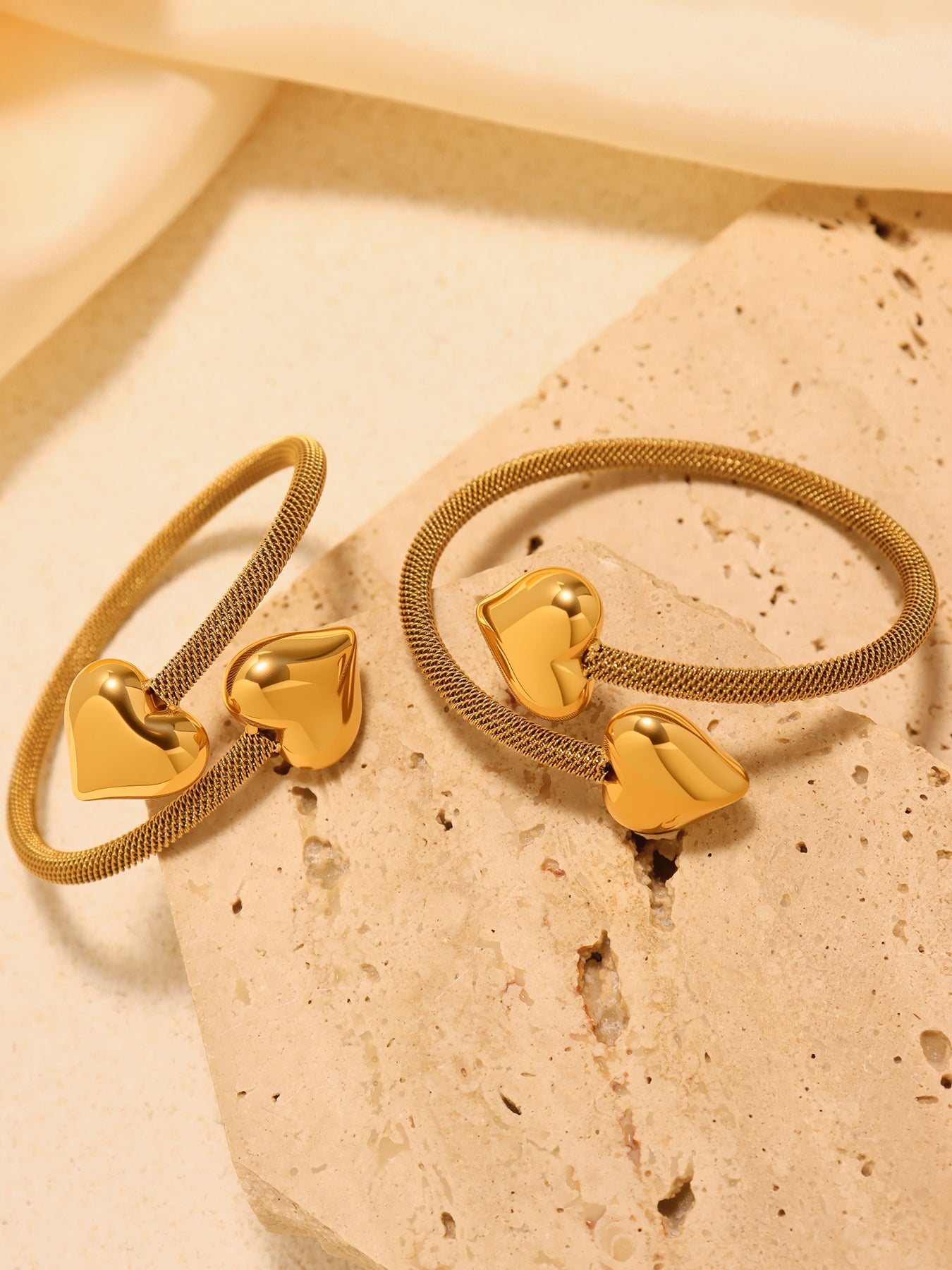 Gold Double Heart Bracelet Detail - Shiny Heart Charms Mesh Chain Design