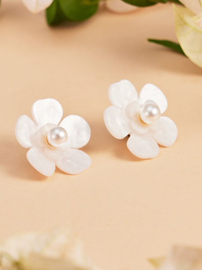 316L Stainless Steel 18K PVD Gold Droplet Pearl Earrings made with 316L stainless steel and 18K PVD gold finish for wholesale jewelry buyers - image 14