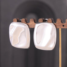 Miduoduo F081 Earrings - Lifestyle Wearing View 5