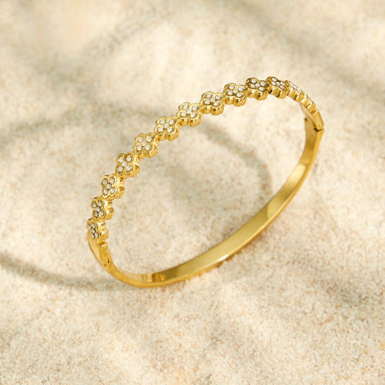 316L Stainless Steel 18K PVD Gold Four-leaf Flower Bracelet made with 316L stainless steel and 18K PVD gold finish for wholesale jewelry buyers - image 7