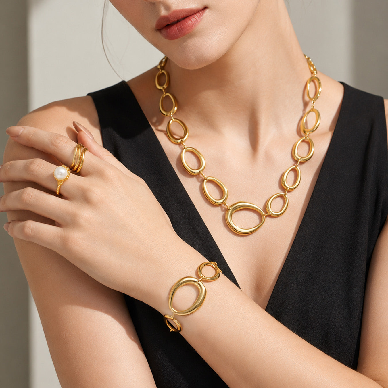 Stylish 18K gold plated geometric bracelet