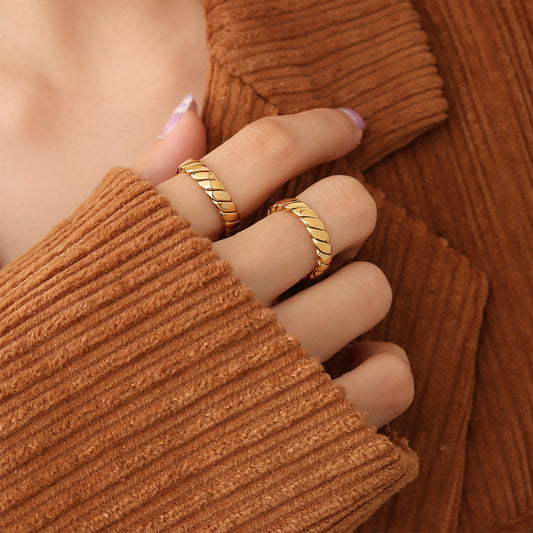 18K gold stainless steel ring worn on hand for minimalist everyday jewelry style