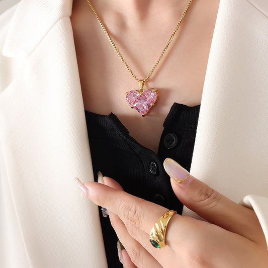 Heart Pendant Necklace in Gold