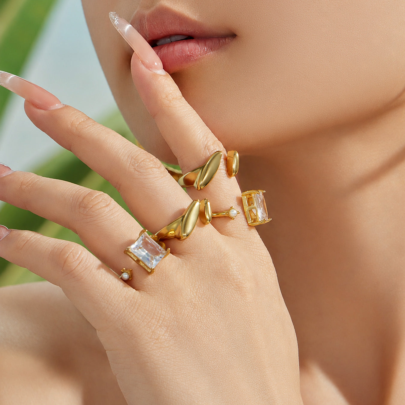 Close-up of 316L stainless steel ring with zircon