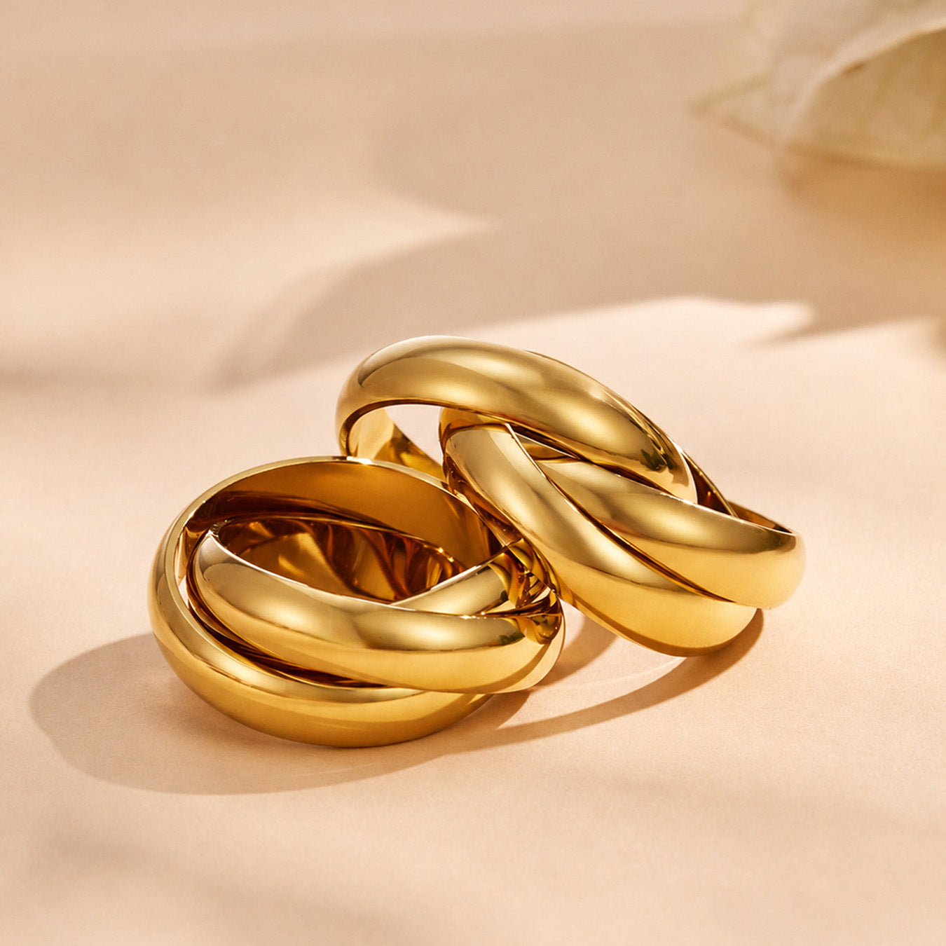 Elegant 316L stainless steel double ring in gold