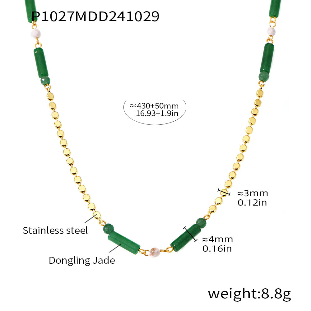 Close-up of the zircon stones on the 316L stainless steel pendant necklace