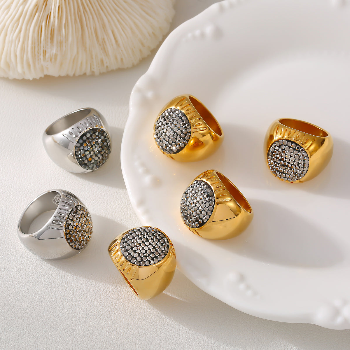 Stainless Steel Oval Rhinestone Statement Ring — product image 10