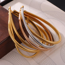Miduoduo P1817 Necklace - Lifestyle Wearing View 1