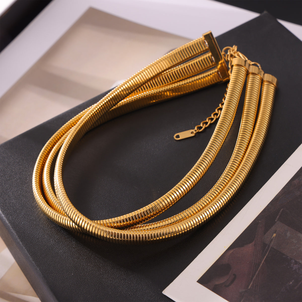 Miduoduo P1817 Necklace - Lifestyle Wearing View 3