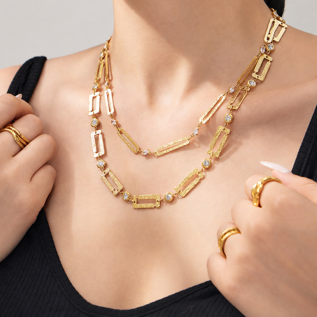 Miduoduo P442 Rectangular Link Necklace - High Polish Steel Layered Model Wearing View 04