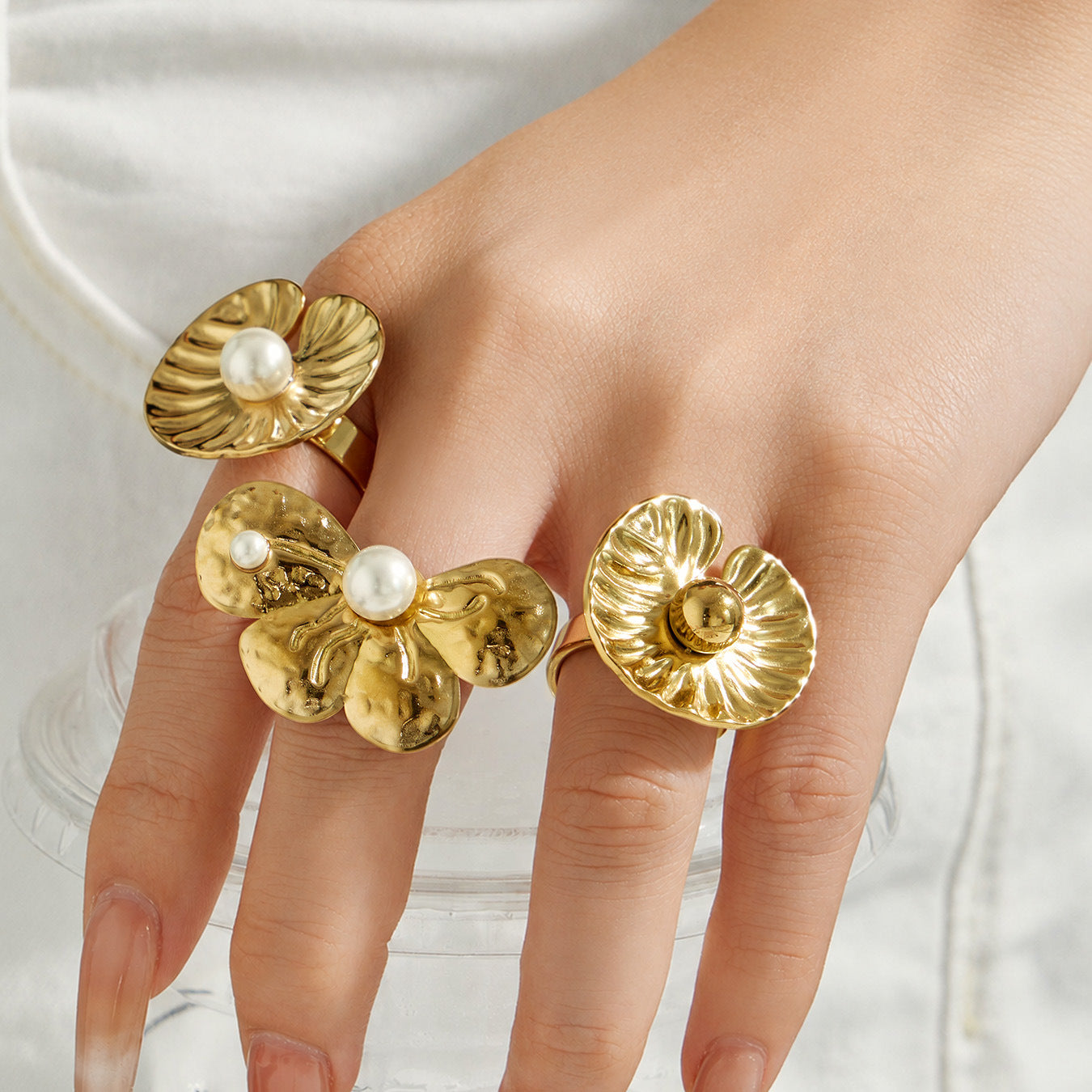 Elegant petal design ring with pearl