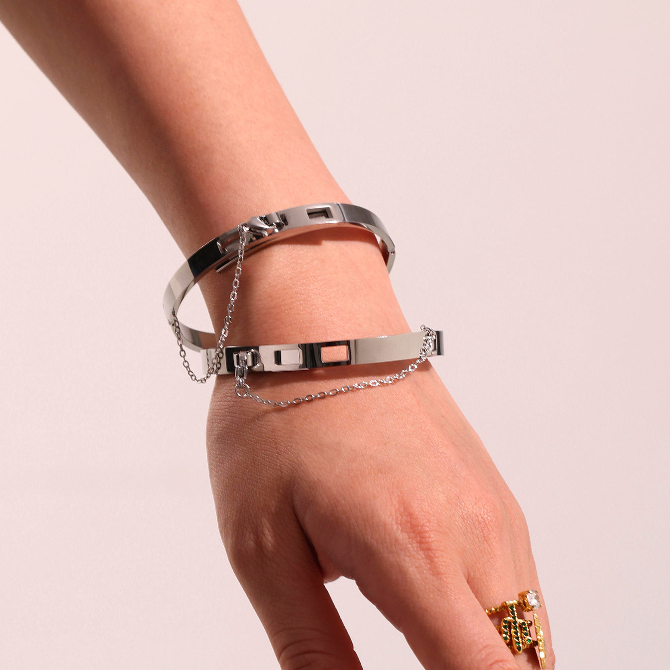 Model stacking polished silver stainless steel chain clasp bracelets, trendy couples' jewelry