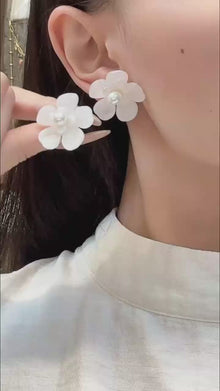 White pearl flower stud earrings, 316L stainless steel hypoallergenic waterproof feminine floral daily women jewelry