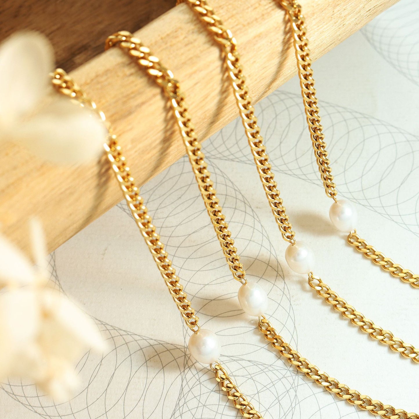 316L Stainless Steel 18K Gold Plated Minimalist Single Pearl Chain Necklace & Earring Set - Image 13