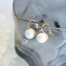 316L Stainless Steel 18K Gold Plated Geometric Faux Pearl Earrings - Image 2
