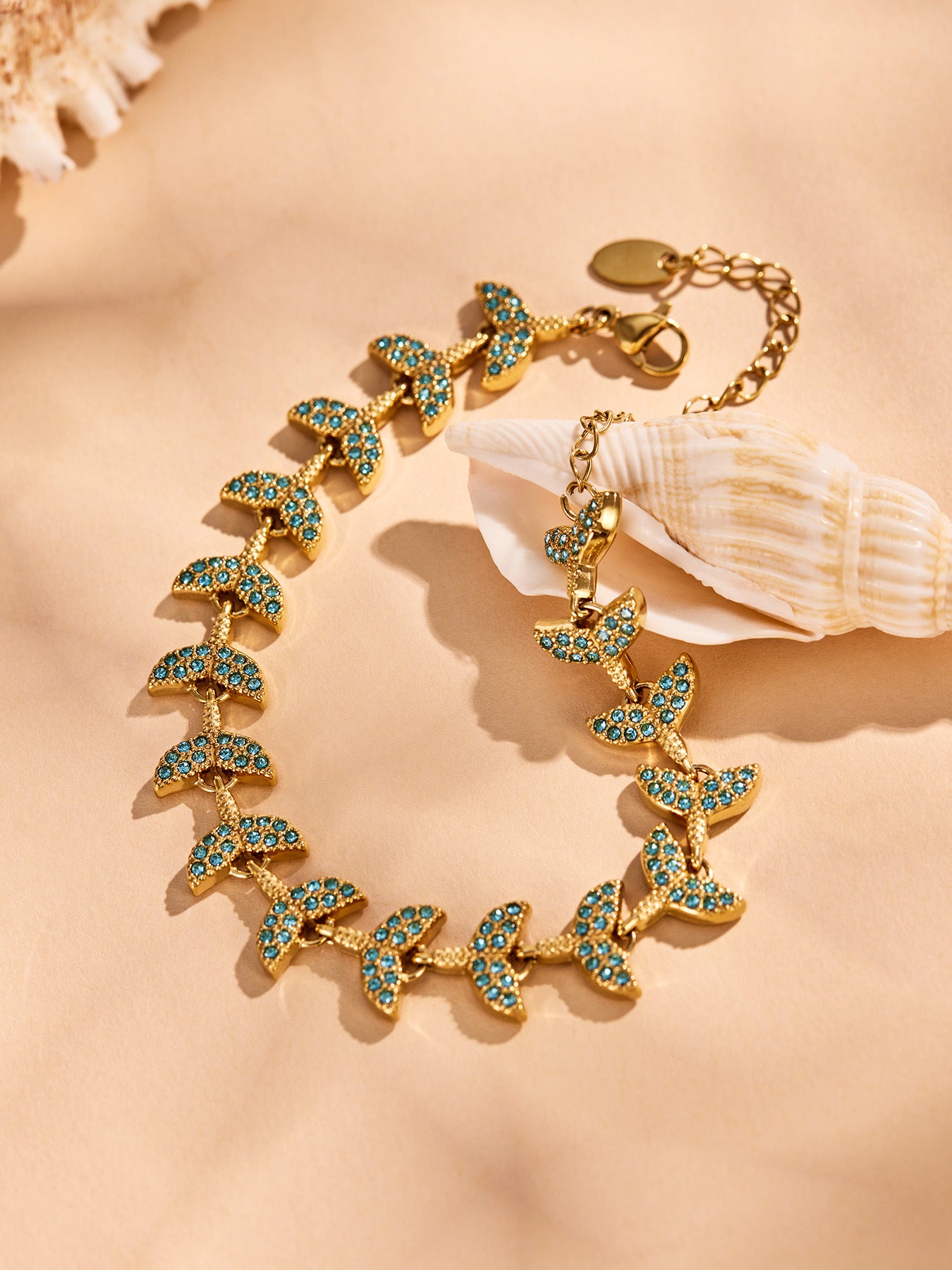 316L Stainless Steel 18K PVD Gold Shell Pearl Bracelet made with 316L stainless steel and 18K PVD gold finish for wholesale jewelry buyers - image 3