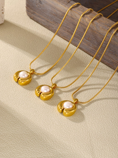 316L Stainless Steel 18K Gold PVD Plated C-shape Freshwater Pearl Necklace - sophisticated side angle