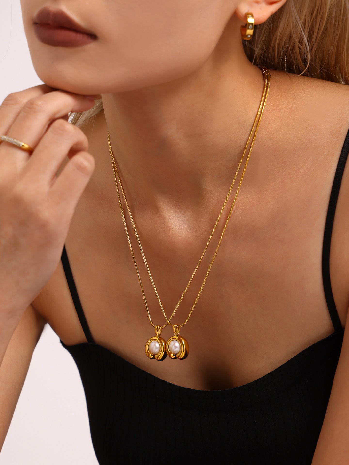 316L Stainless Steel 18K Gold PVD Plated C-shape Freshwater Pearl Necklace - front view showcase
