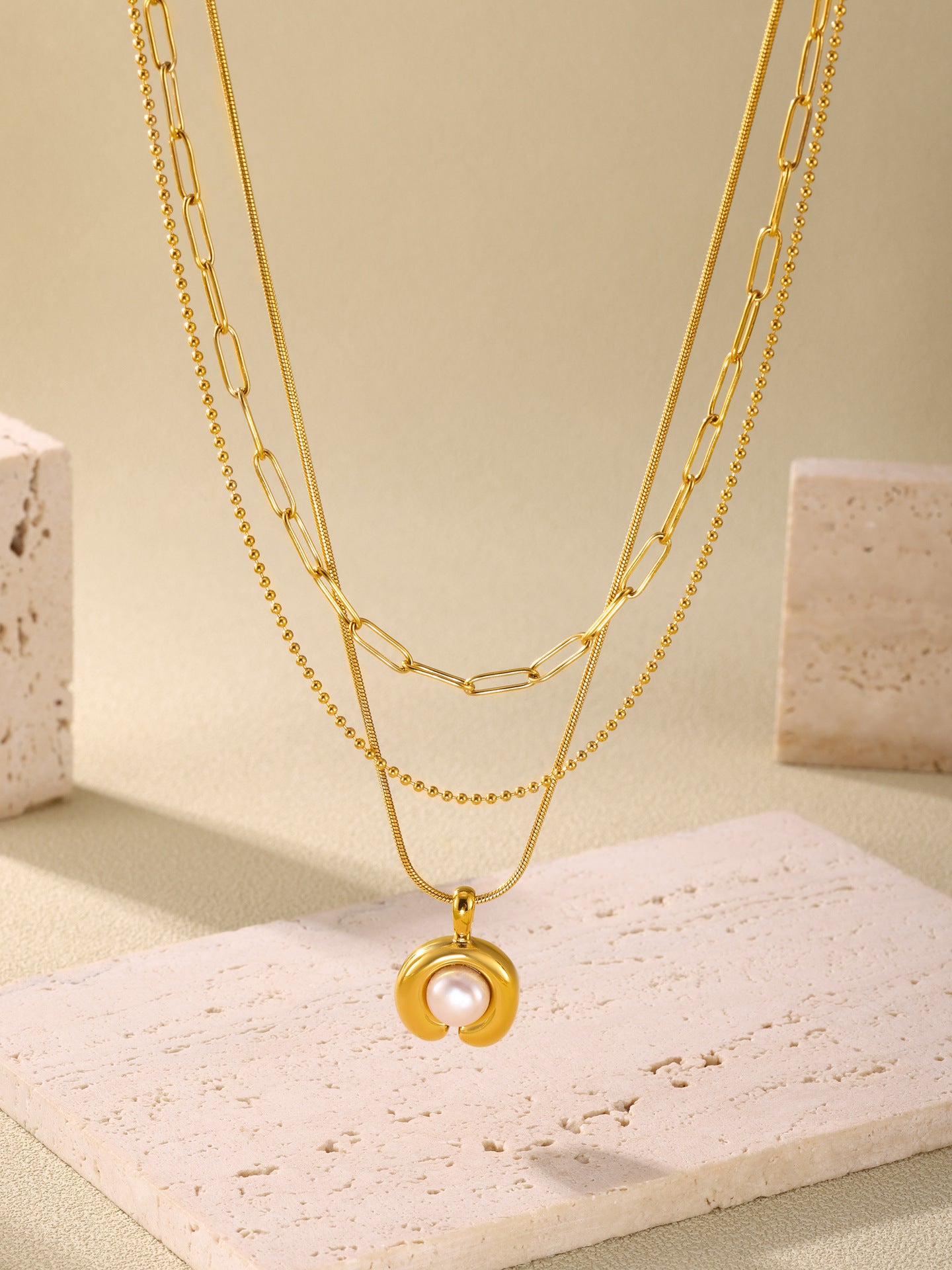 316L Stainless Steel 18K Gold PVD Plated C-shape Freshwater Pearl Necklace - exquisite craftsmanship detail
