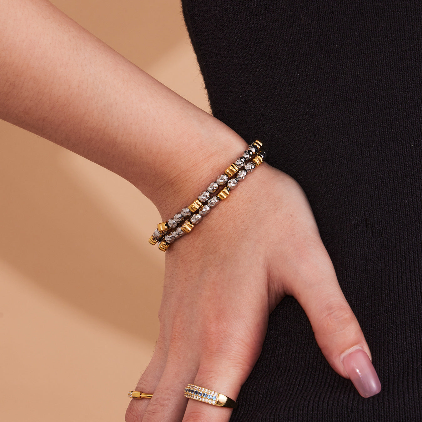316L Stainless Steel 18K Gold PVD Plated Floral Stretch Bracelet - exquisite craftsmanship detail