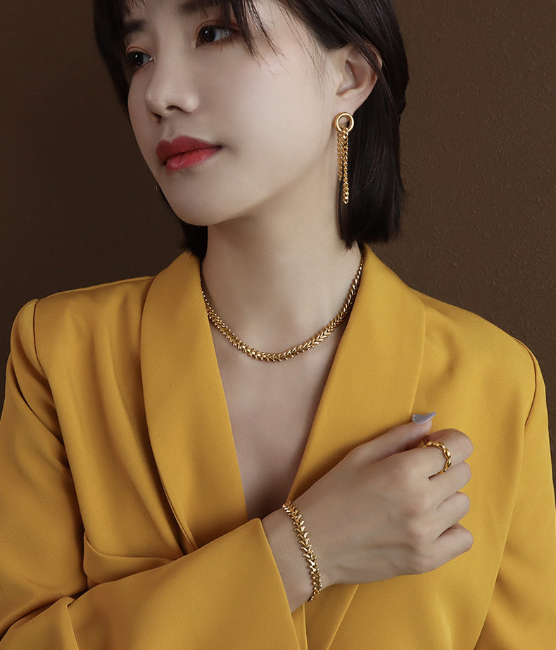 316L Stainless Steel 18K Gold PVD Leaf Jewelry Set - luxury texture close up