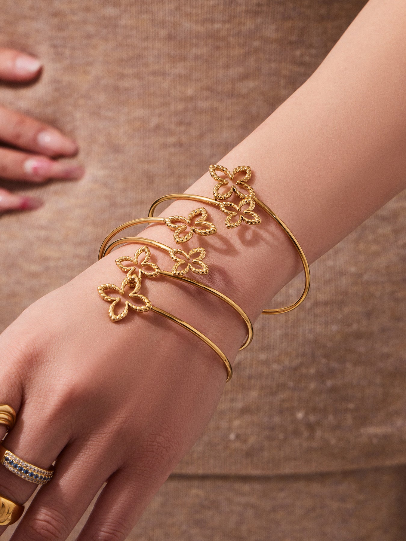 316L Stainless Steel 18K Gold PVD Minimalist Floral Open Bangle - luxury texture close up