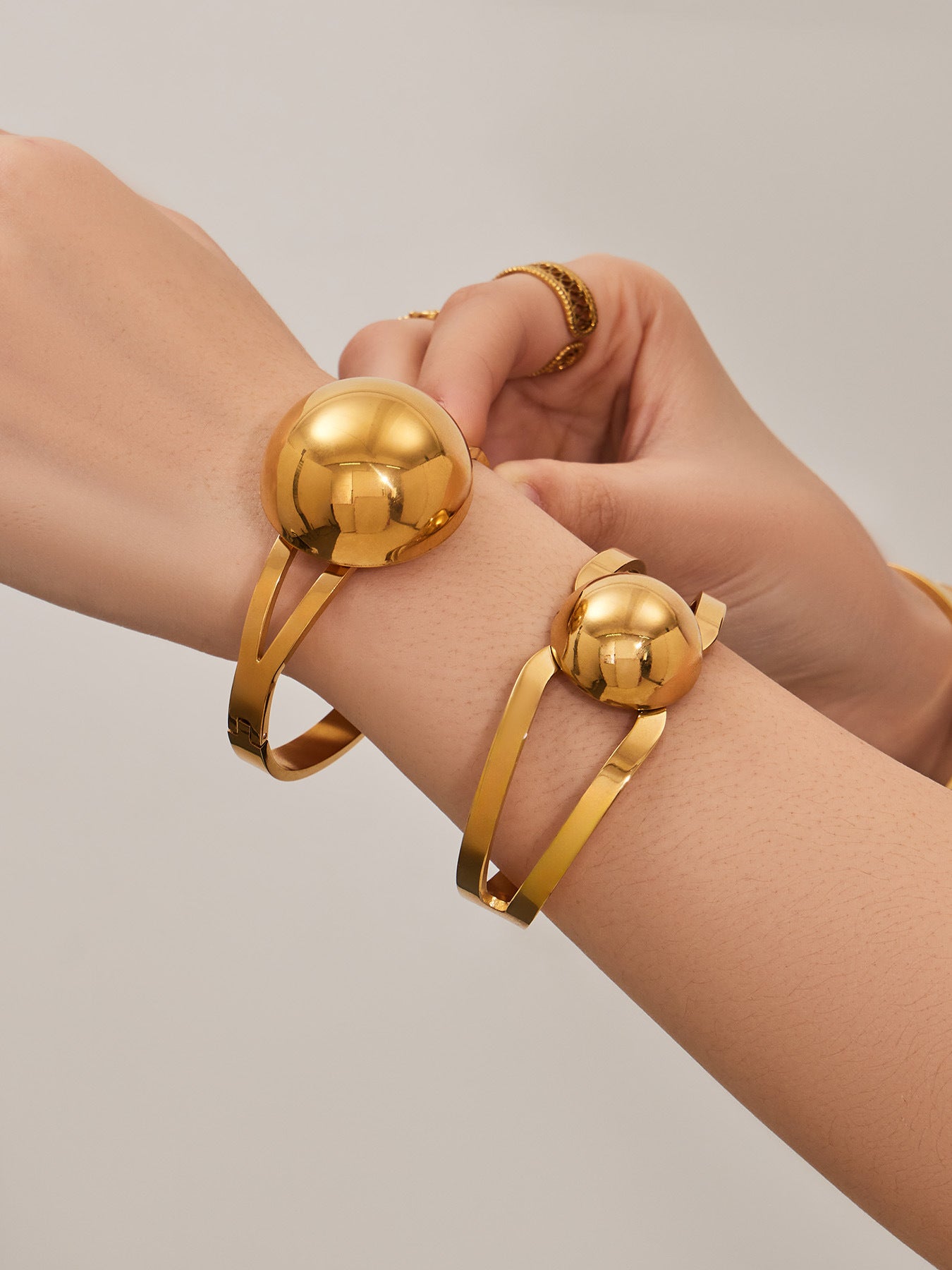 316L Stainless Steel 18K Gold PVD Minimalist Geometric Bracelet - exquisite craftsmanship detail