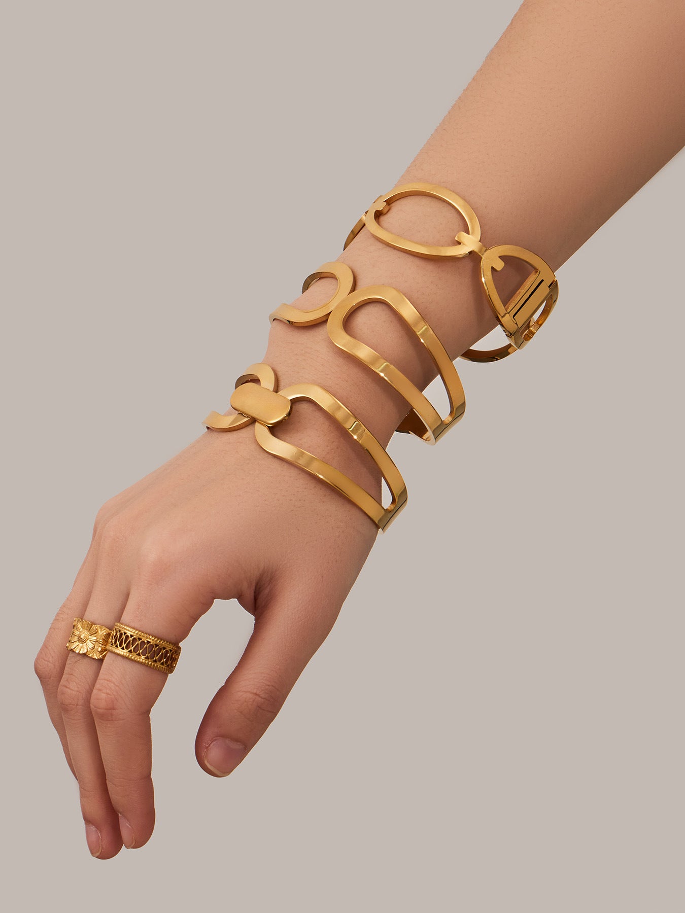 316L Stainless Steel 18K Gold PVD Minimalist Geometric Bracelet - luxury texture close up