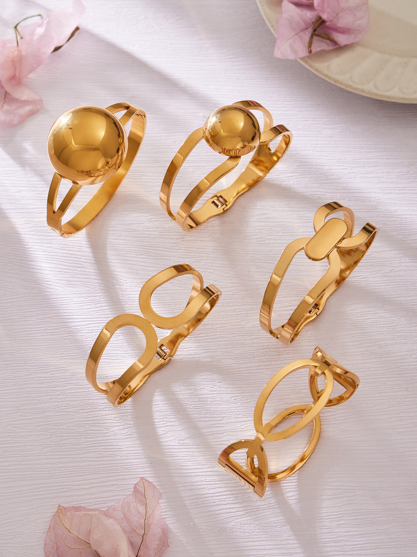 316L Stainless Steel 18K Gold PVD Minimalist Geometric Bracelet - luxury texture close up