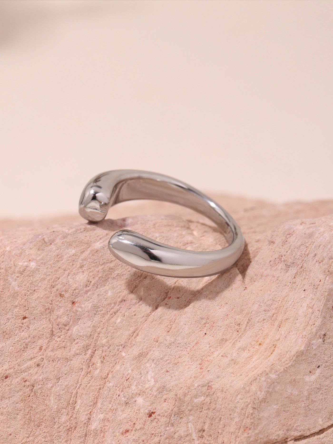 316L Stainless Steel 18K Gold PVD Minimalist Open Ring - exquisite craftsmanship detail
