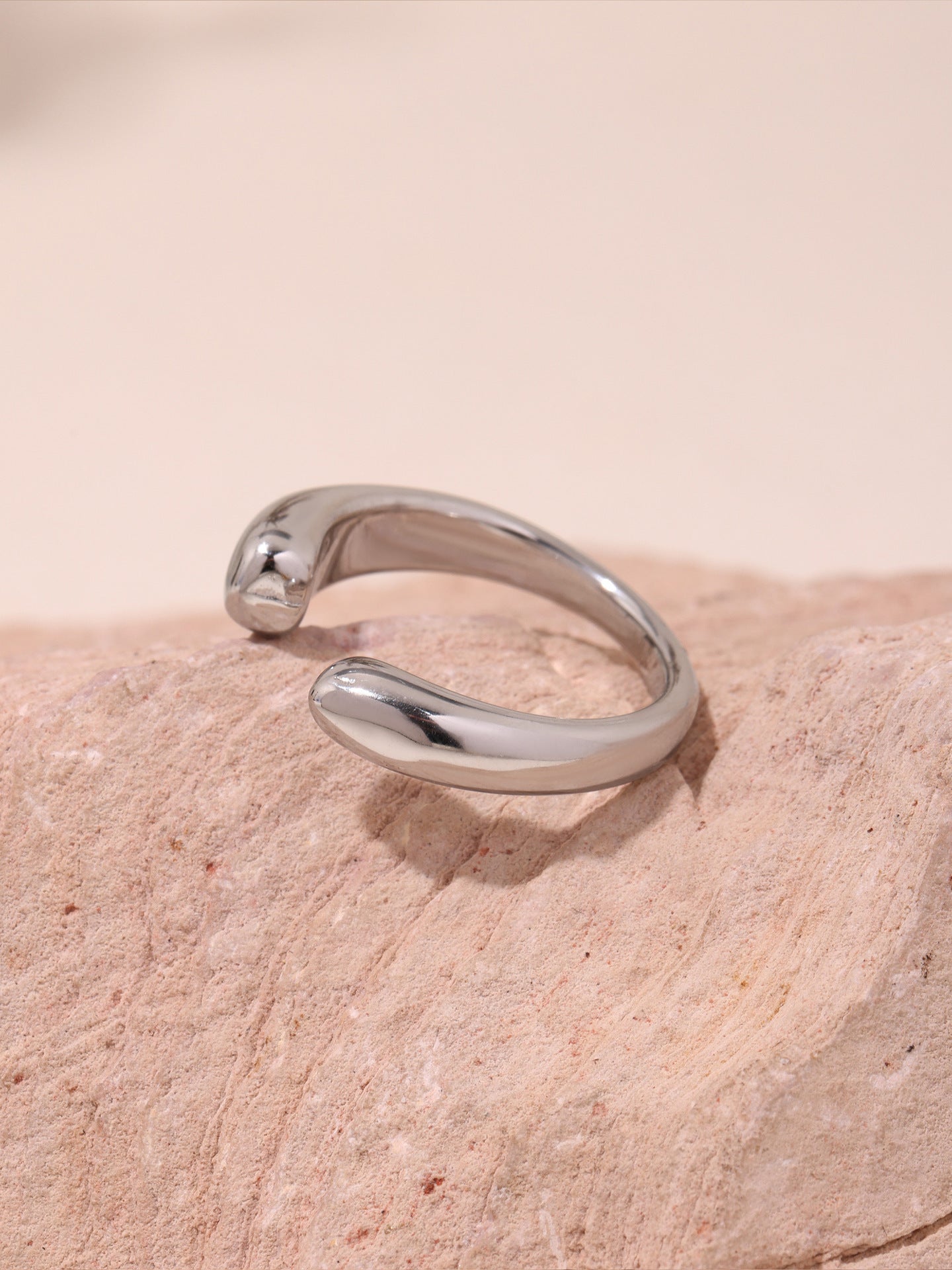 316L Stainless Steel 18K Gold PVD Minimalist Open Ring - exquisite craftsmanship detail