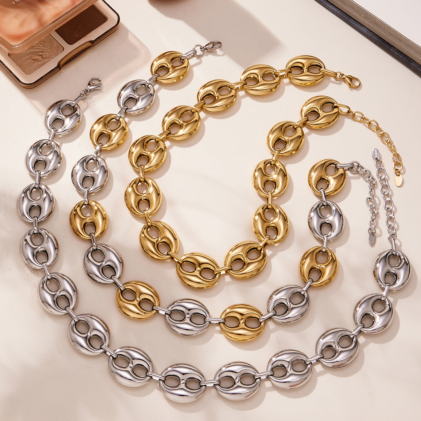 316L Stainless Steel 18K Gold PVD Two-Tone Coffee Bean Necklace - exquisite craftsmanship detail