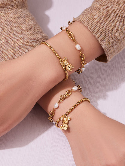 Close-up of 316L stainless steel 18K gold PVD zircon bear bracelet, zircon bear charm tarnish-free