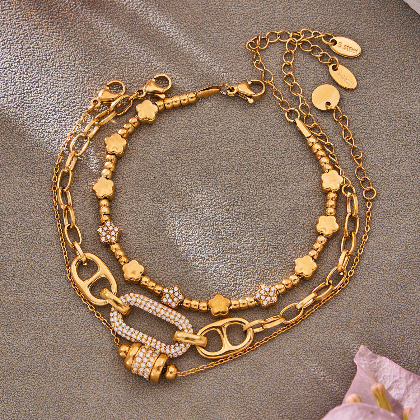 316L Stainless Steel 18K Gold PVD star bead bracelet, waterproof wholesale jewelry details