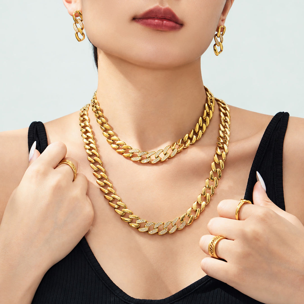 Miduoduo TXP628 Cuban Chain & Earrings - Model Wearing Close-Up View 04