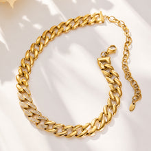 Miduoduo TXP628 Chunky Cuban Chain - Still Life Scene View 05