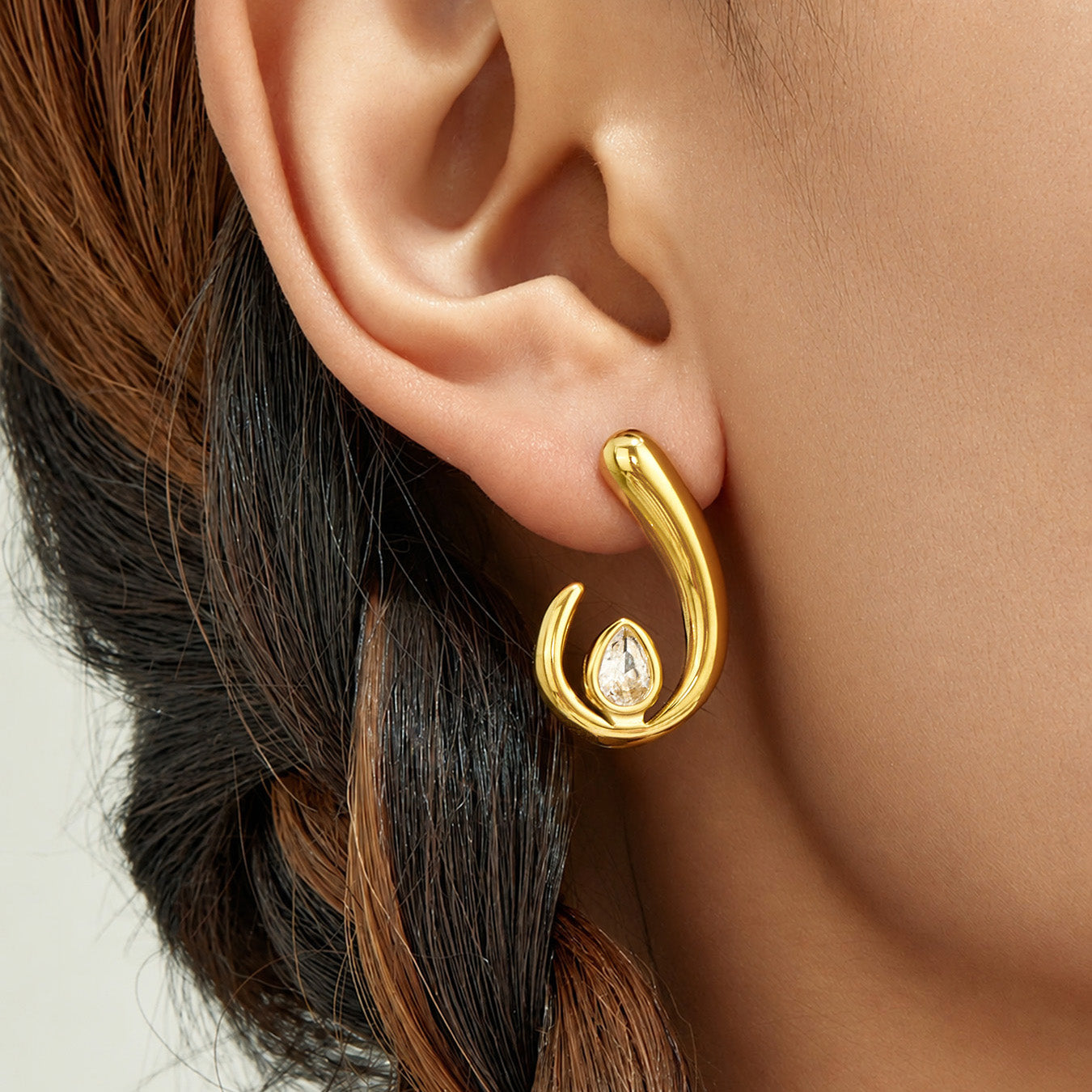 316L Stainless Steel 18K PVD Gold U-Shaped Zircon Ear Earrings made with 316L stainless steel and 18K PVD gold finish for wholesale jewelry buyers - image 8
