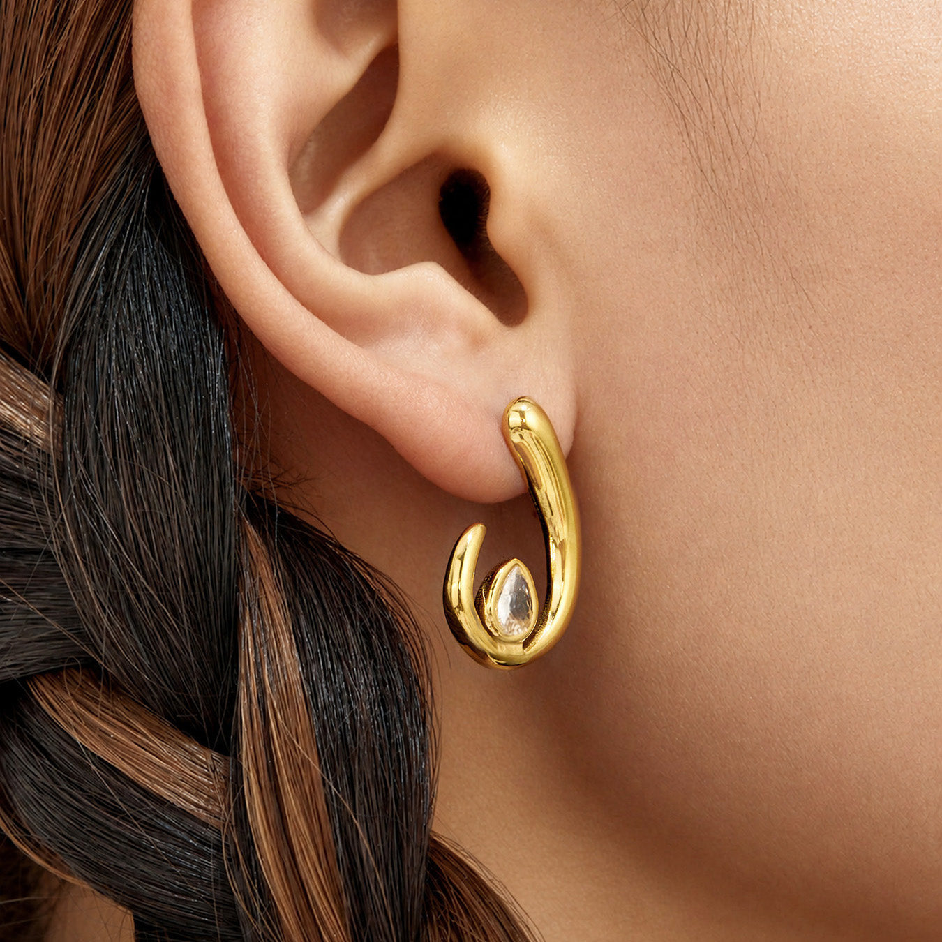316L Stainless Steel 18K PVD Gold U-Shaped Zircon Ear Earrings made with 316L stainless steel and 18K PVD gold finish for wholesale jewelry buyers - image 9