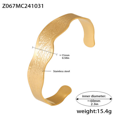 067MC241031 18K gold wave bangle spec view (stainless steel), inner diameter 60mm, weight 15.4g
