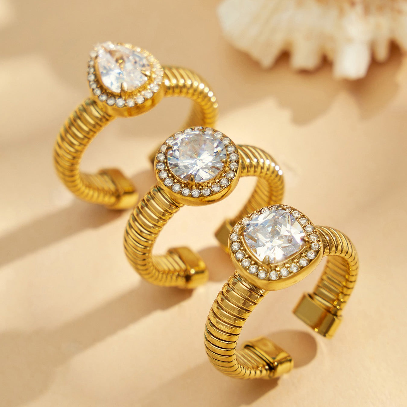 Gold round zircon ring for women